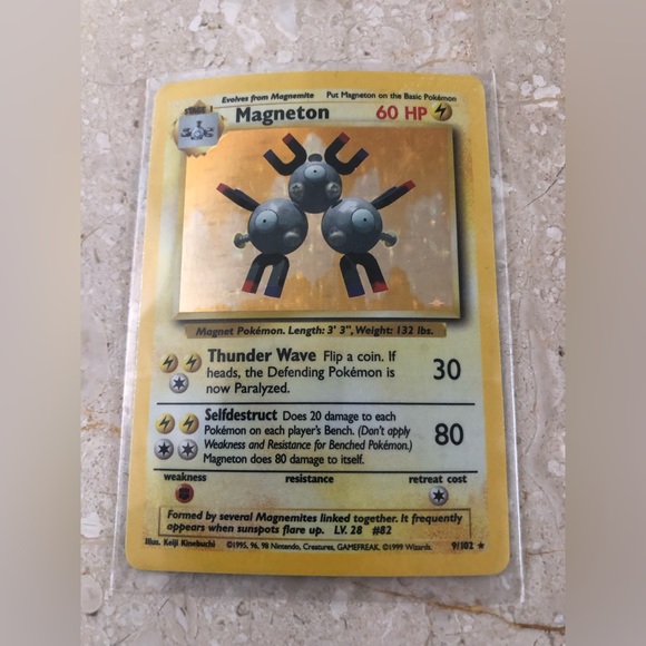 1990’s vintage holo Magneton Pokémon card 9/102 - Picture 1 of 4